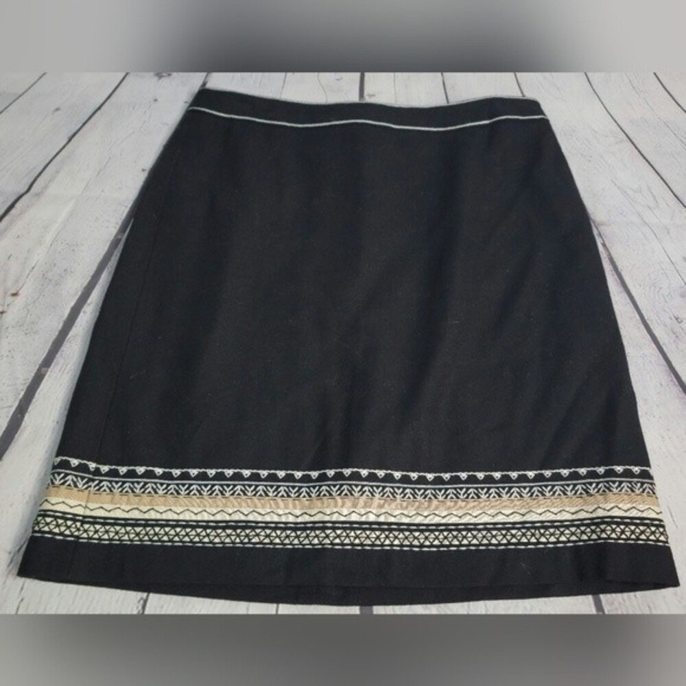 Ann Taylor LOFT Petites size 10P Wool Blend Black Knee Length Skirt Embroidered